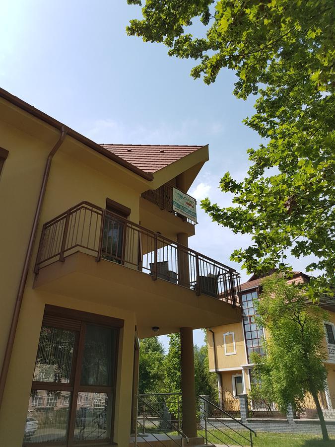 Tahiti Apartman Hajdúszoboszló Eksteriør bilde